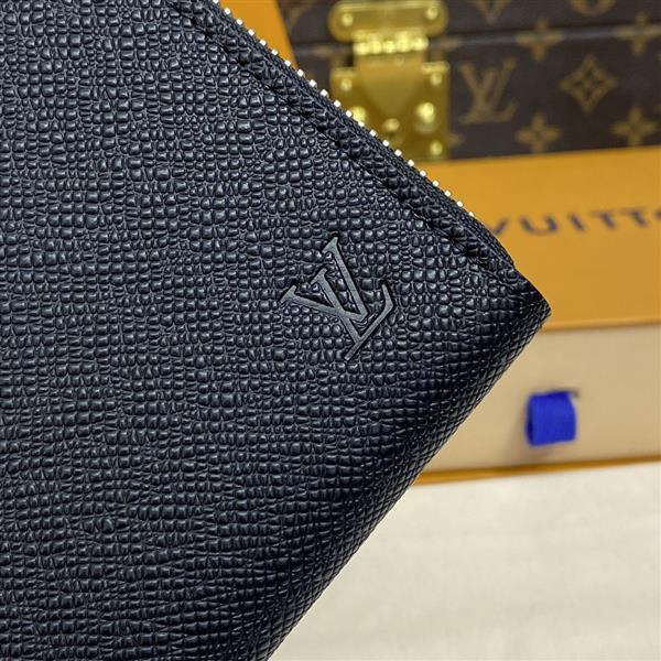 2026122105448981 300